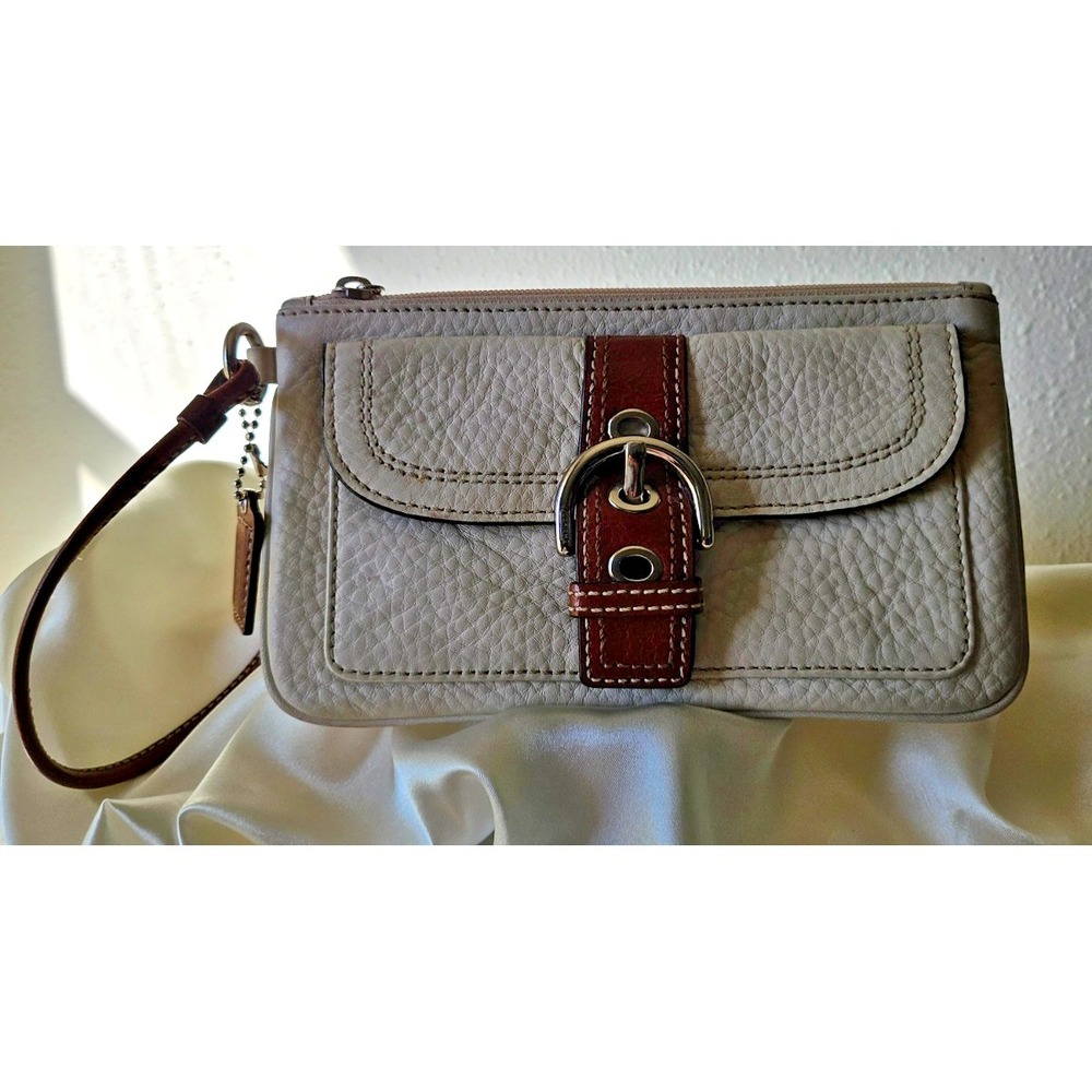 Coach Vintage Women's White Brown Soho Leather Wristlet Clutch 7.5" Width‎